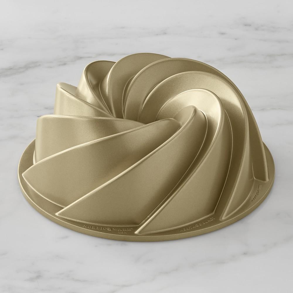 Nordic Ware Heritage Bundt® Pan Williams Sonoma AU