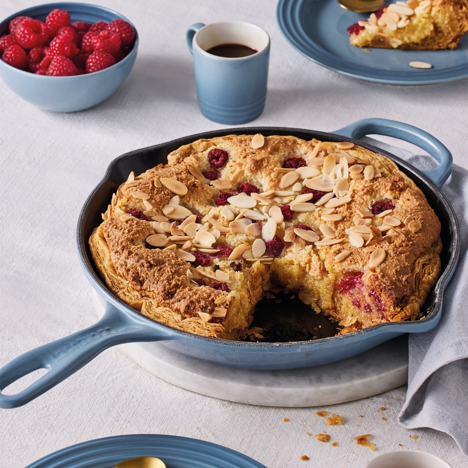 Le Creuset Signature Enamelled Cast Iron Skillet Frying Pan