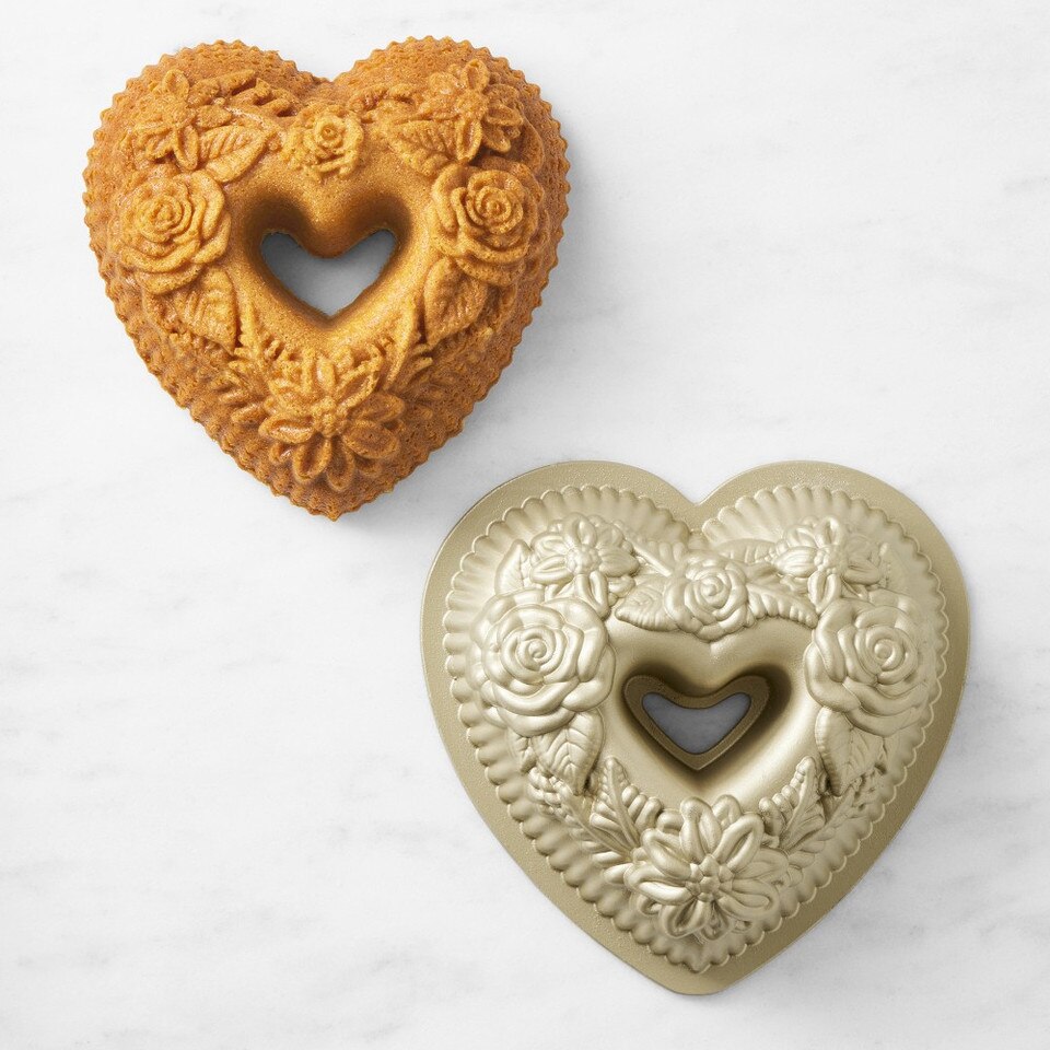 Nordic Ware Non-Stick Cast Aluminium Floral Heart Bundt® Pan
