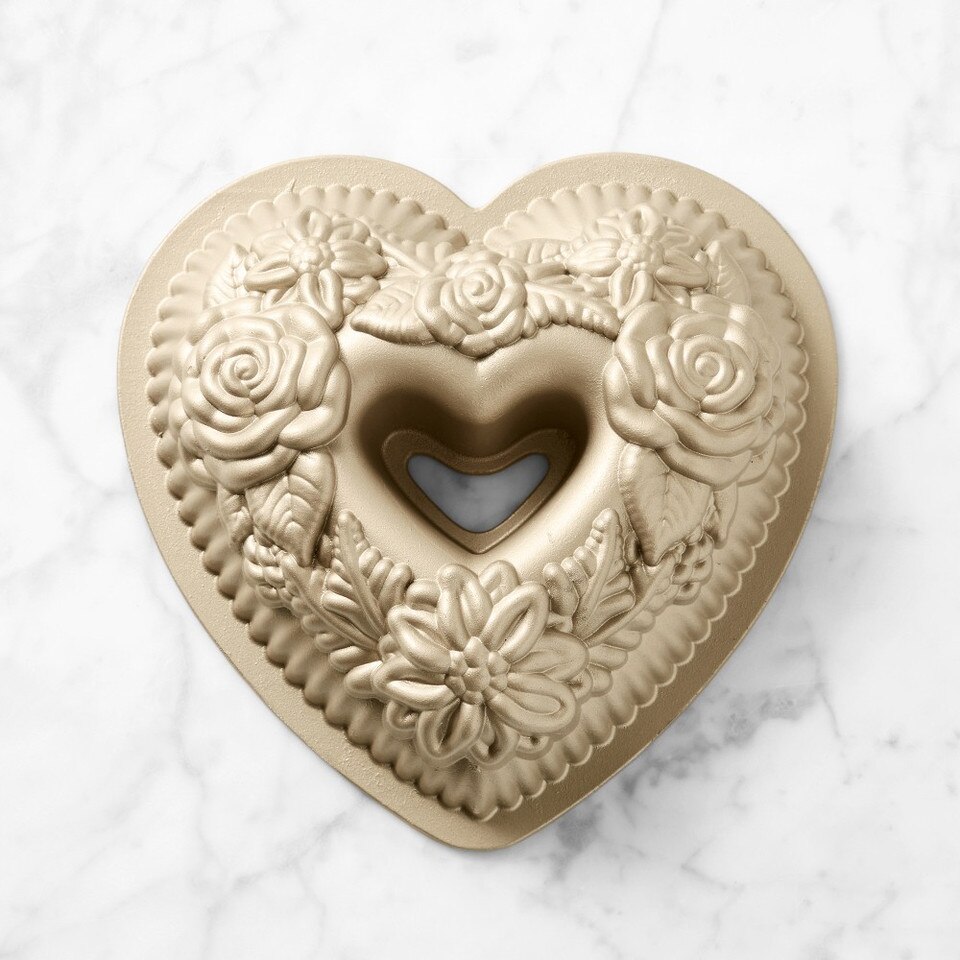 Nordic Ware Non-Stick Cast Aluminium Floral Heart Bundt® Pan