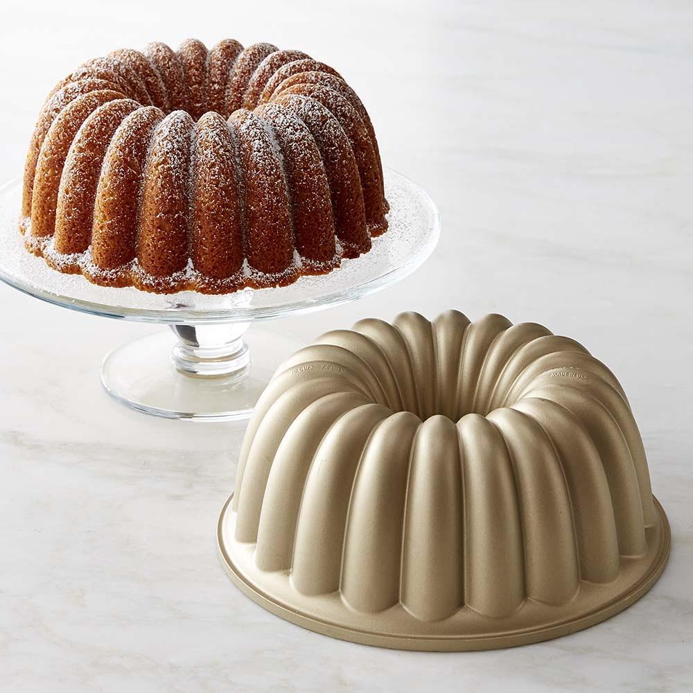 bundt cake mold