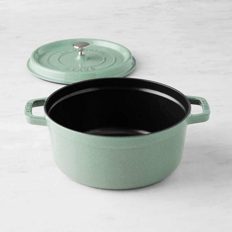 Staub Enamelled Cast Iron Round Dutch Oven