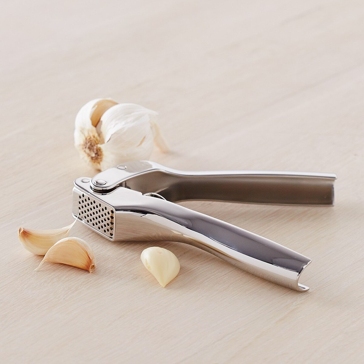 Williams Sonoma Signature Stainless Steel Garlic Press | Williams Sonoma Australia