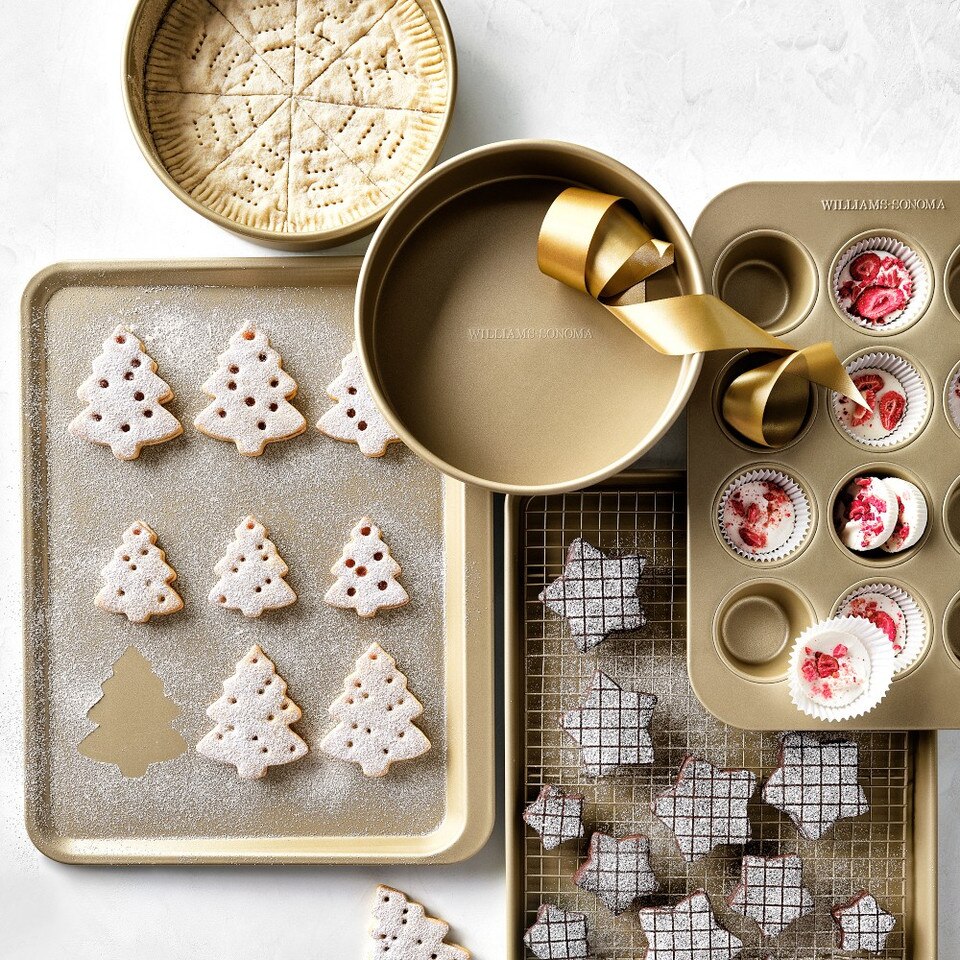 Williams Sonoma Goldtouch® Pro Non-Stick Round Cake Pan