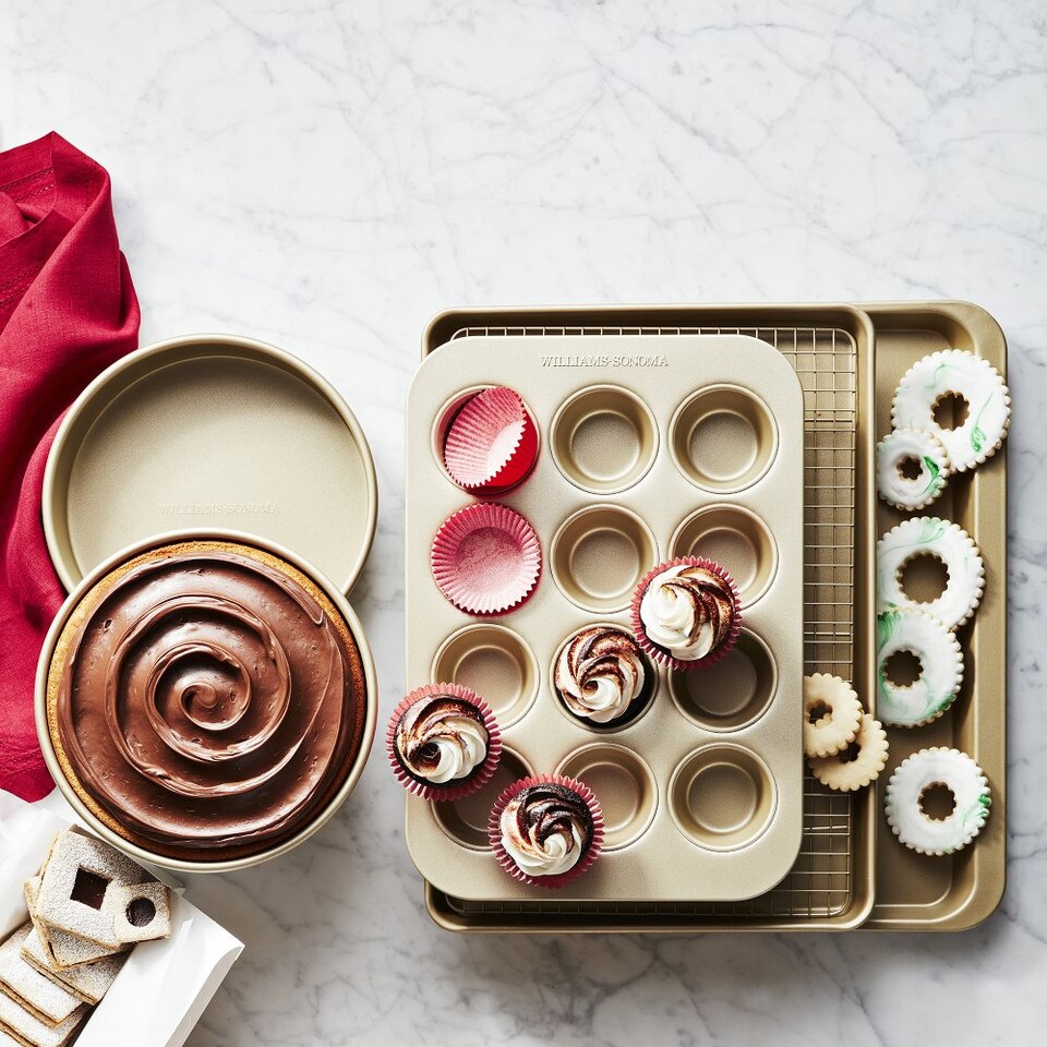 Williams Sonoma Goldtouch® Pro Non-Stick Round Cake Pan